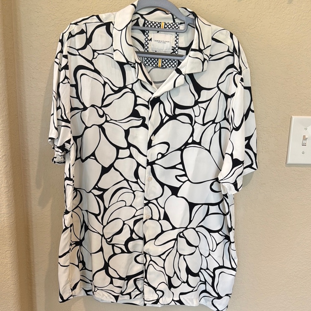 Black and White Floral Button-Up Shirt - Picture 1 of 3